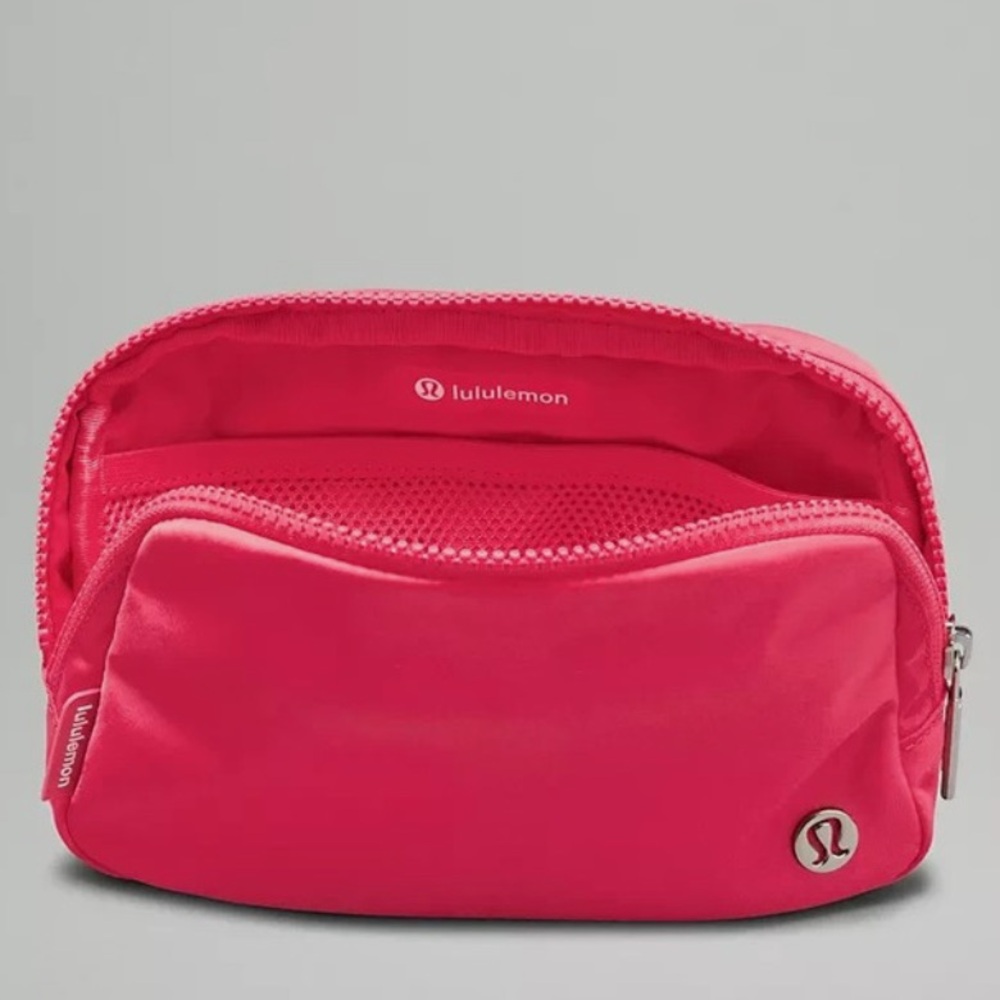 NWOT Lululemon Everywhere Belt Bag Hot Pink - Picture 2 of 13